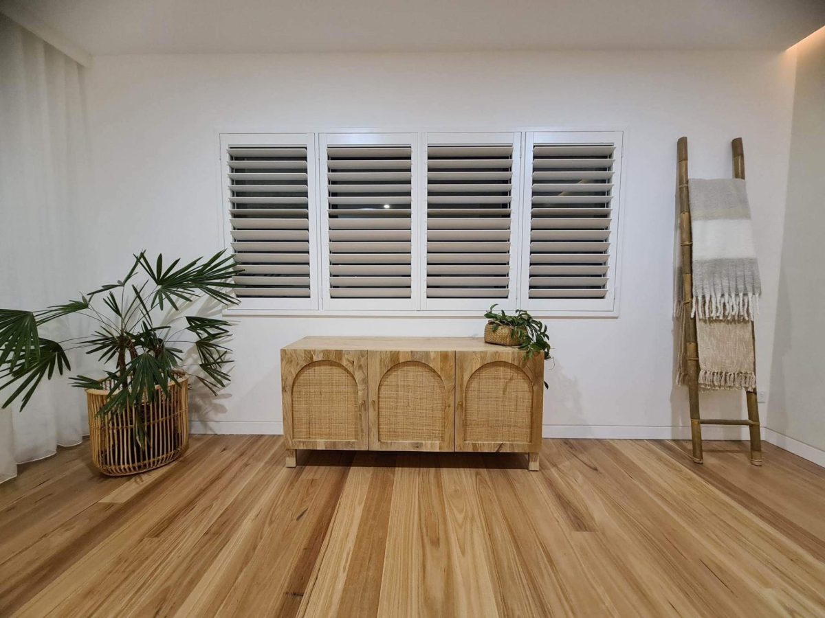 Plantation shutter